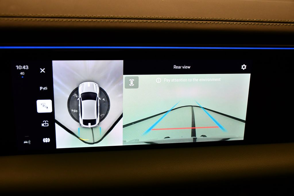 Thumbnail: 2025 Porsche Macan - 30