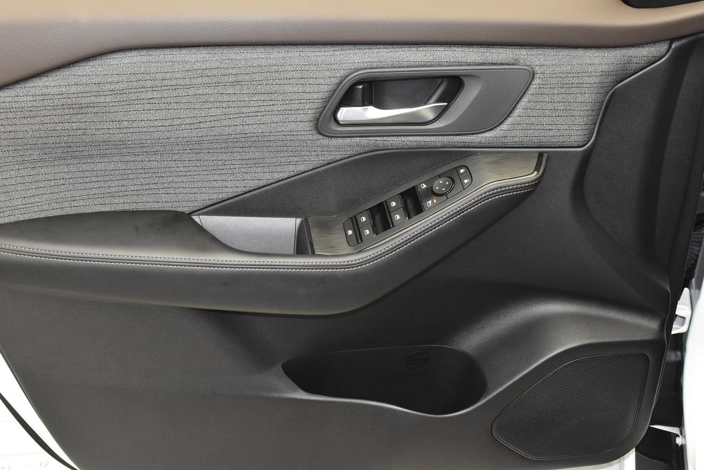 2023 Nissan Rogue SV 10