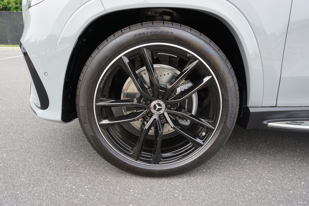 2025 Mercedes-Benz GLS 450 4MATIC 19