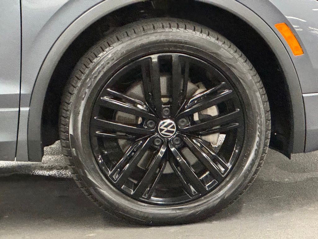 2022 Volkswagen Tiguan SE R-Line Black photo 33