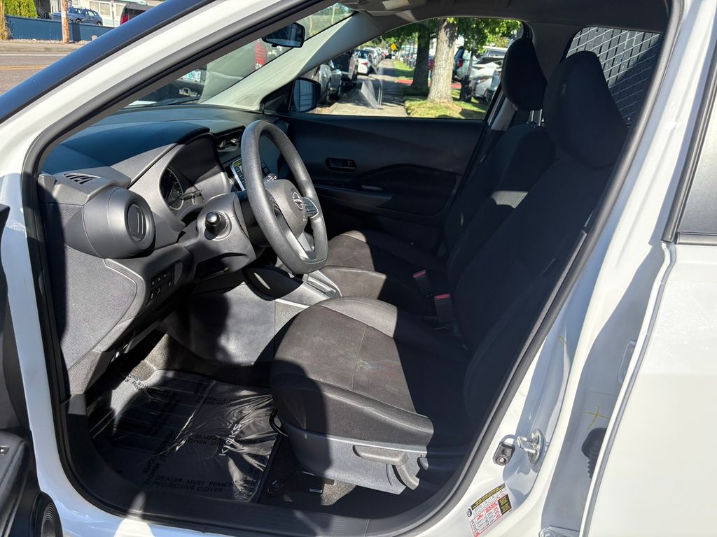 2024 Nissan Kicks S