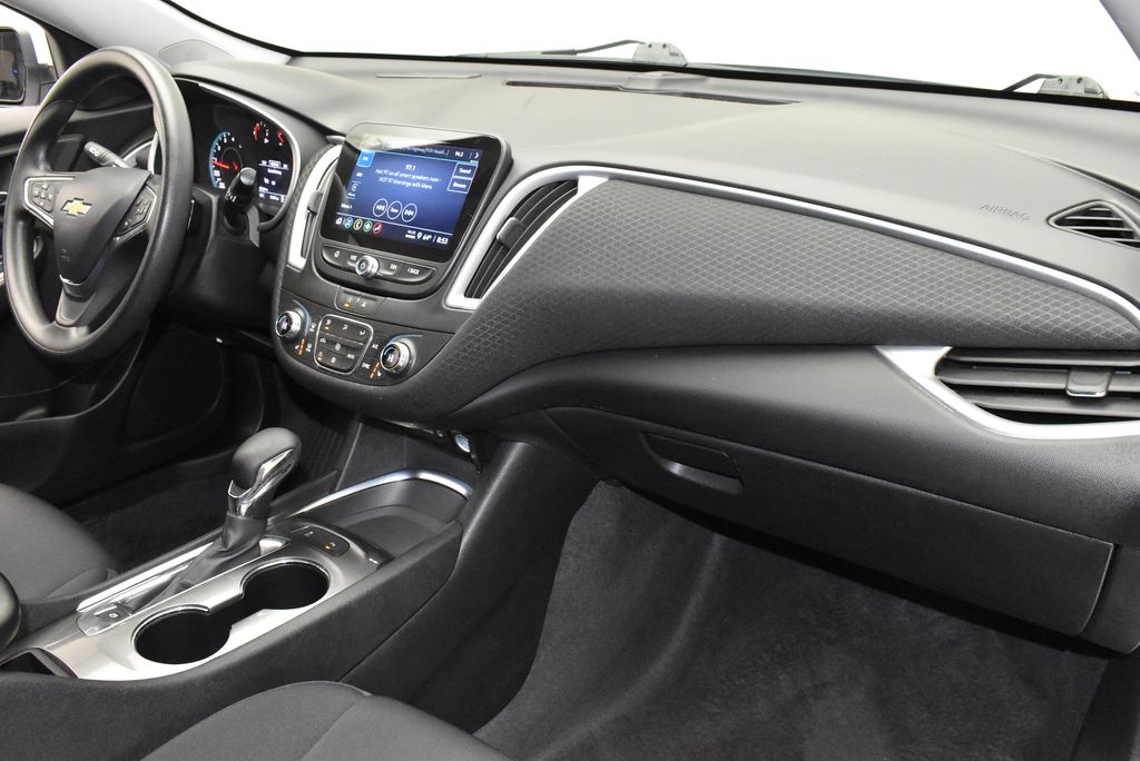 Thumbnail: 2024 Chevrolet Malibu - 24