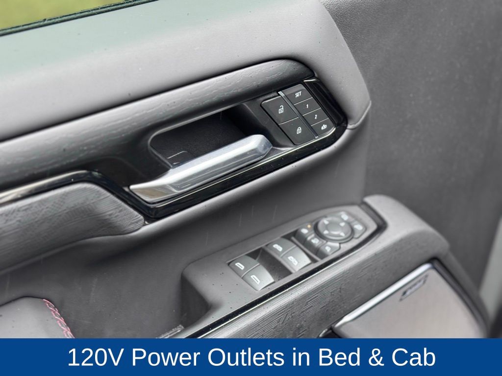 2025 GMC Sierra 2500HD 4WD Crew Cab Standard Bed AT4X