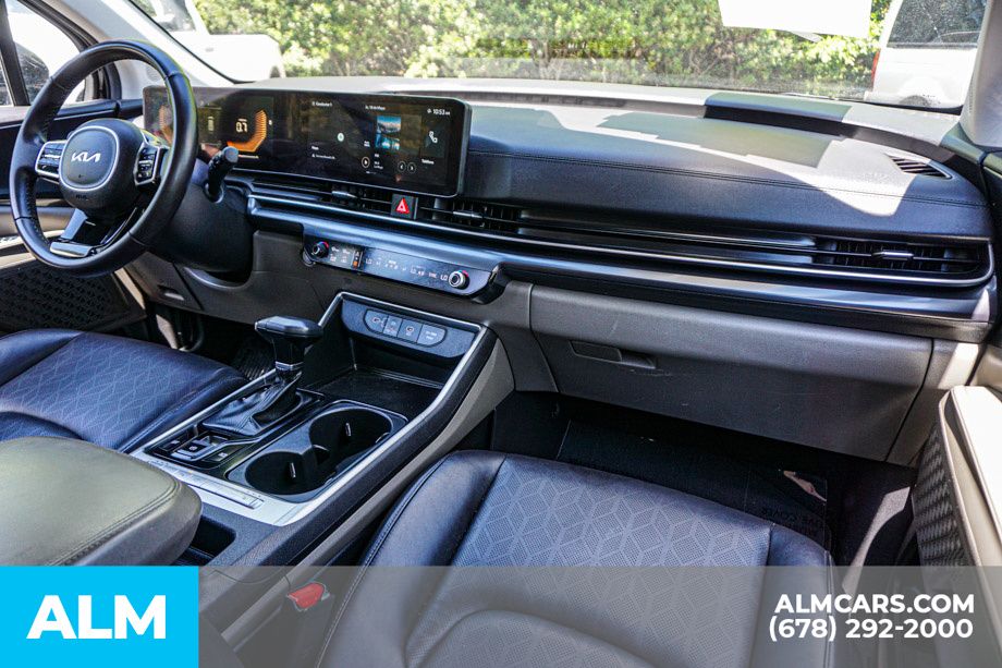 Used 2025 Black Kia LXS image 27