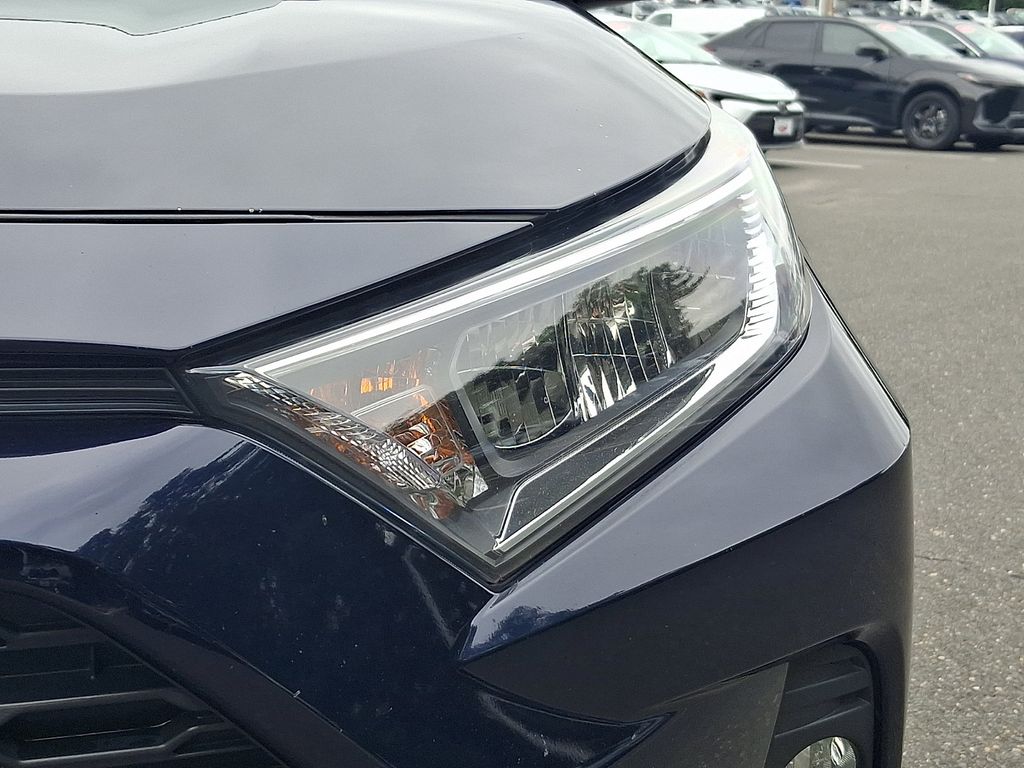 Thumbnail: 2020 Toyota RAV4 - 9