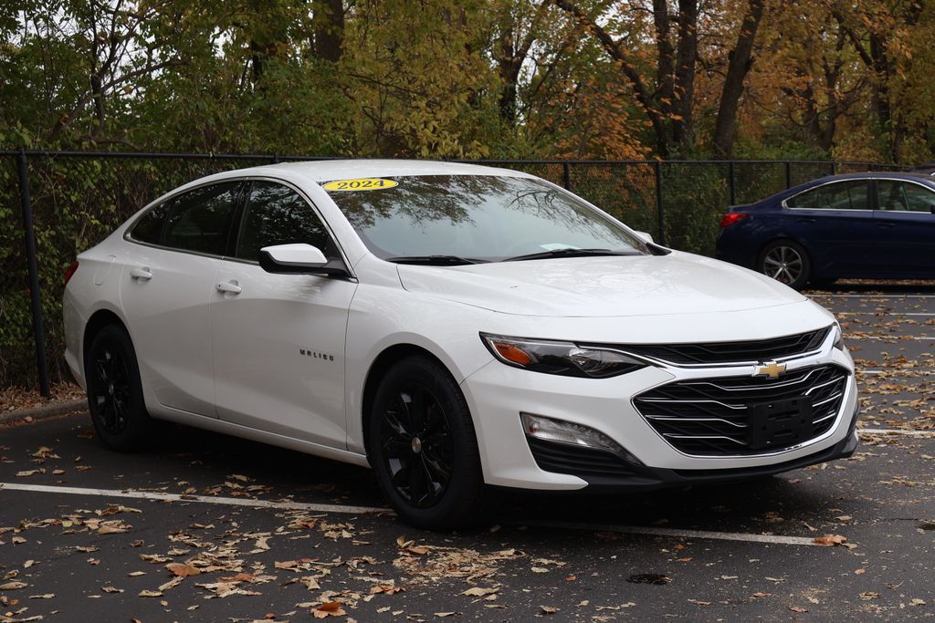 Thumbnail: 2024 Chevrolet Malibu - 12