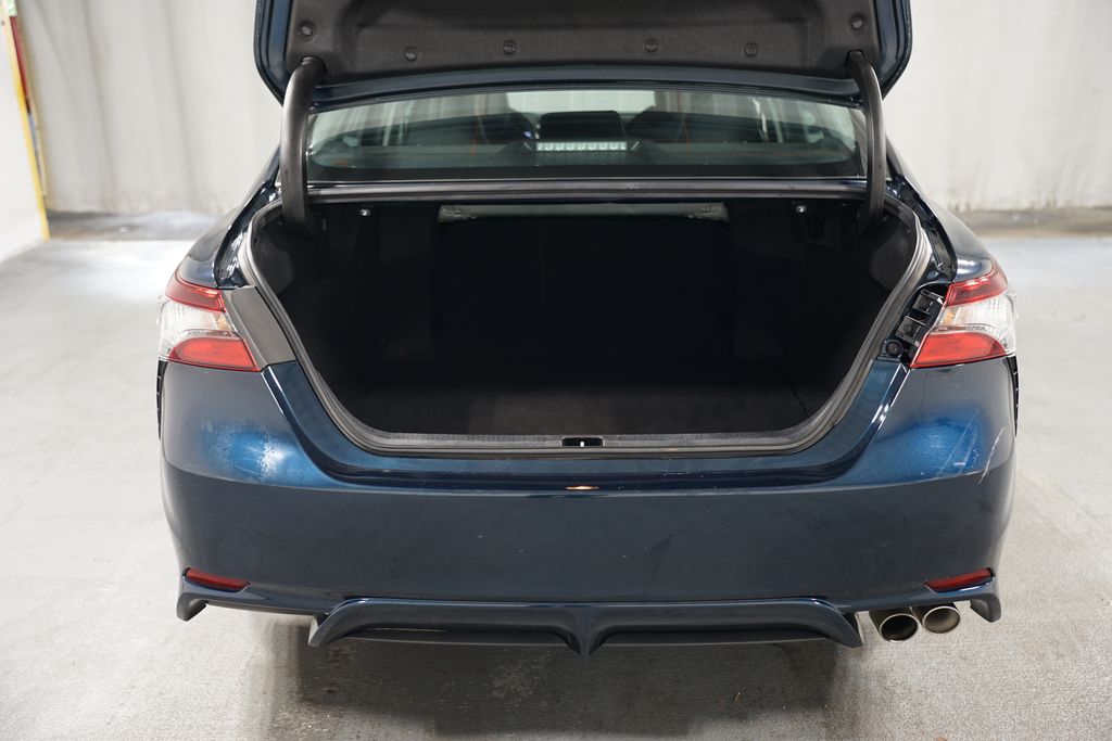 2021 Toyota Camry SE 31