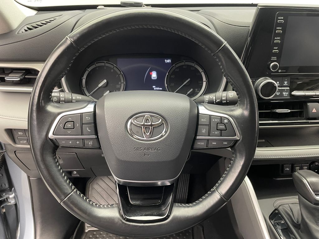 Thumbnail: 2021 Toyota Highlander - 21