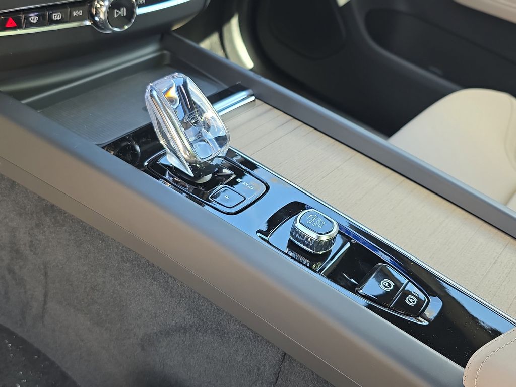 new 2026 Volvo XC60 car, priced at $56,105