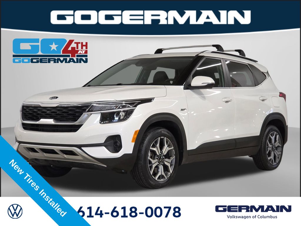 Snow White Pearl 2021 Kia Seltos SUV / Crossover All-Wheel Drive Continuously Variable Transmission
