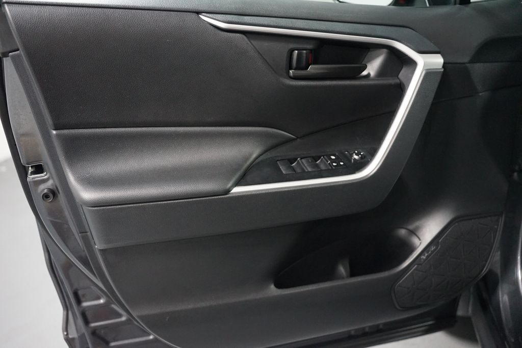 Thumbnail: 2024 Toyota RAV4 - 10