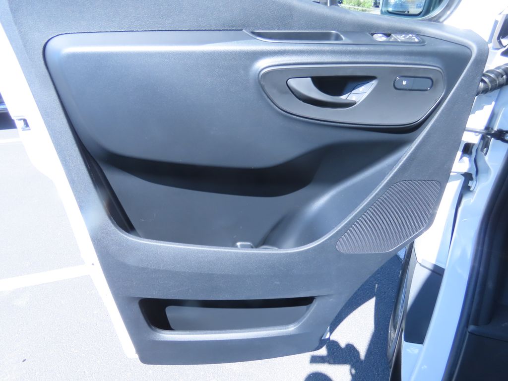 Thumbnail: 2025 Mercedes-Benz Sprinter - 22