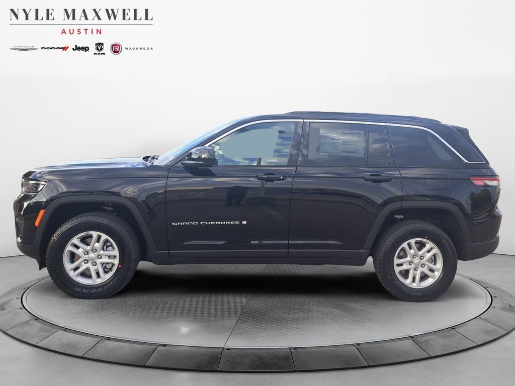 New Car 2025 Jeep Grand Cherokee  Laredo For Sale Under $40,000 In Austin, Texas
