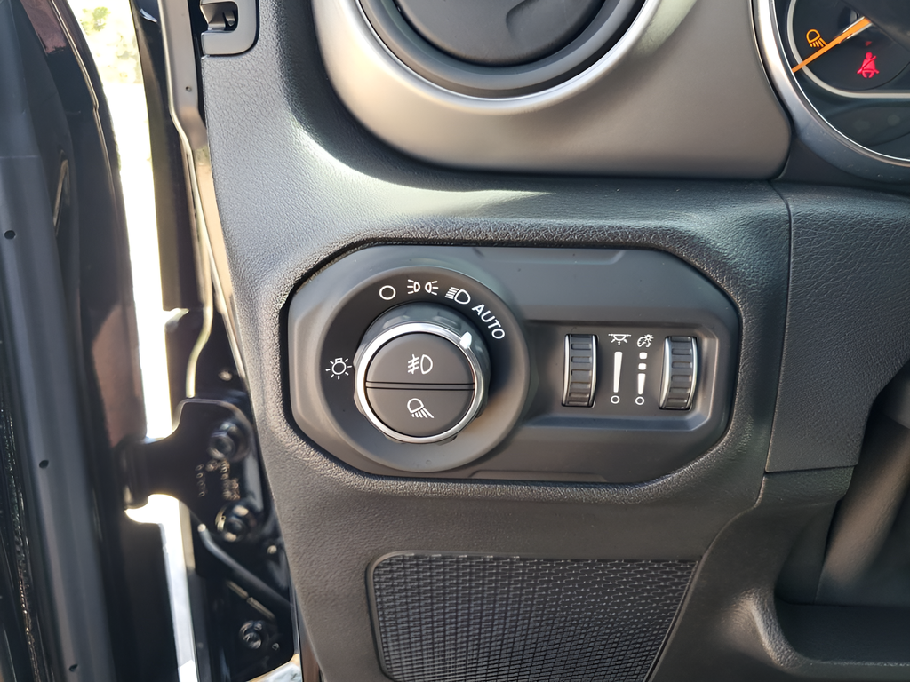 Used Car 2021 Jeep Gladiator  Sport For Sale Under $35,000 In Austin, Texas