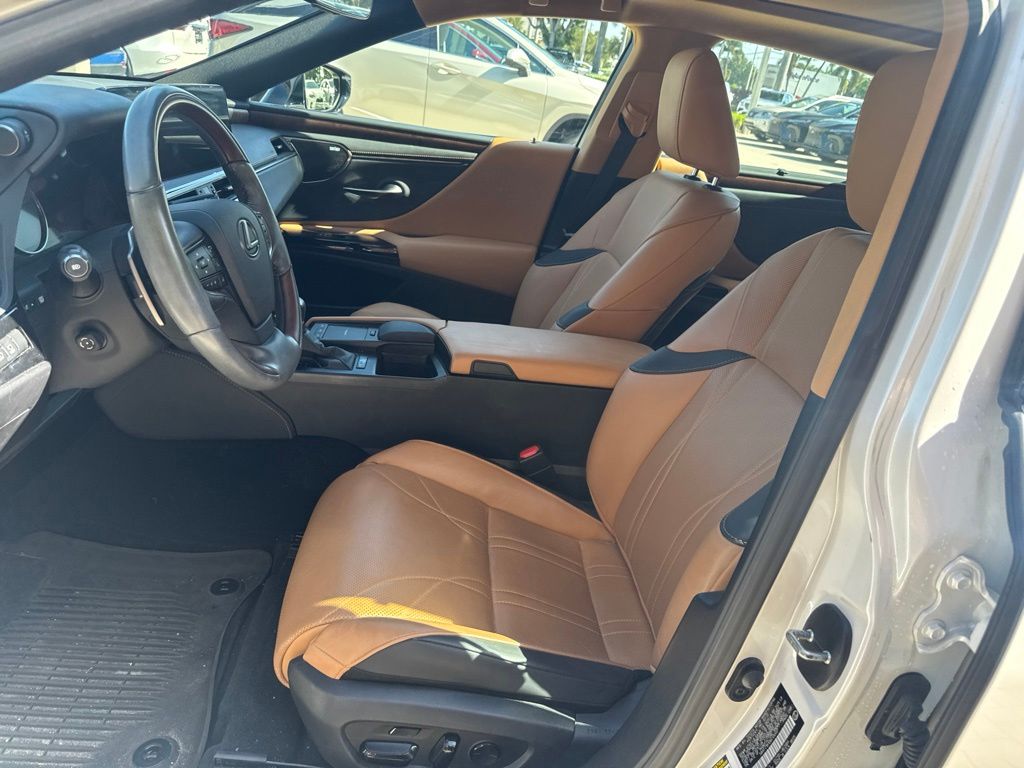 Certified Used 2022 White Lexus 350 Ultra Luxury image 22