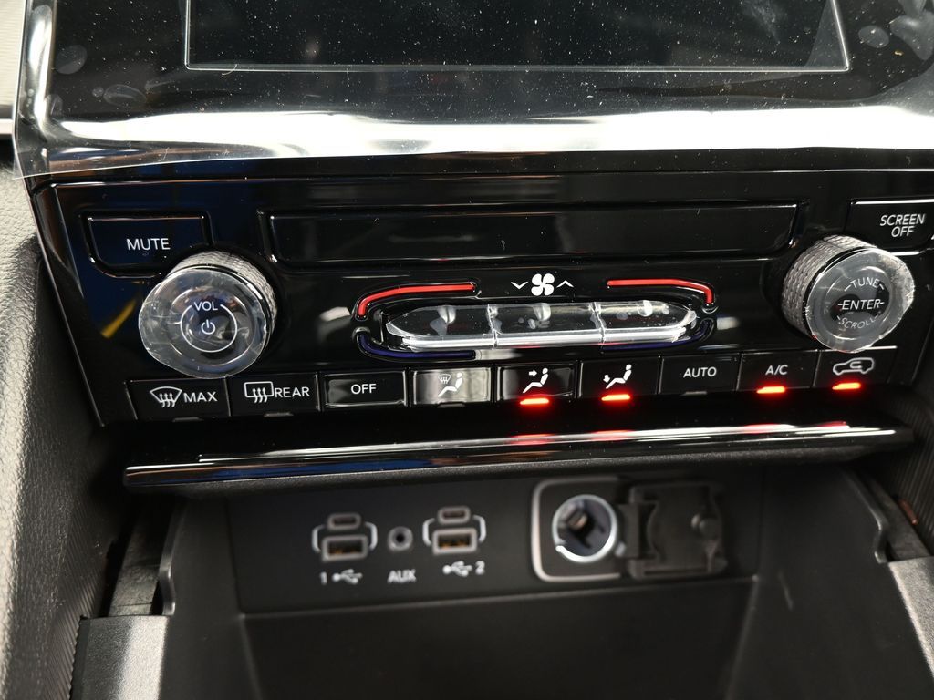 New 2026 Bright White Clearcoat Jeep Laredo image 19