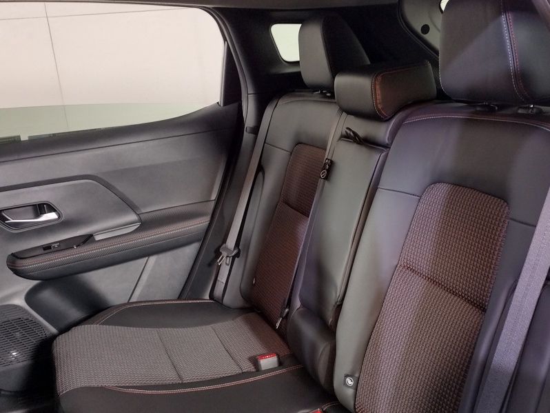 2025 Nissan Kicks SR - Photo 9