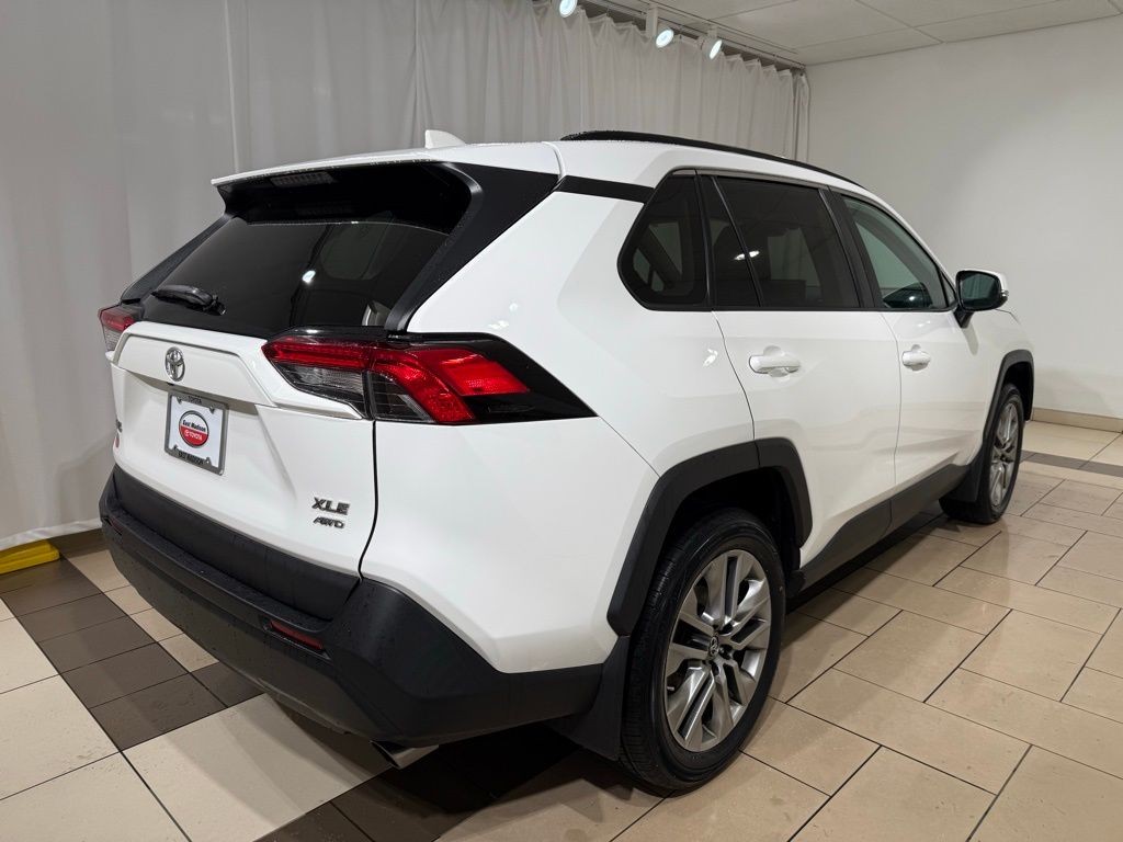 Thumbnail: 2019 Toyota RAV4 - 5