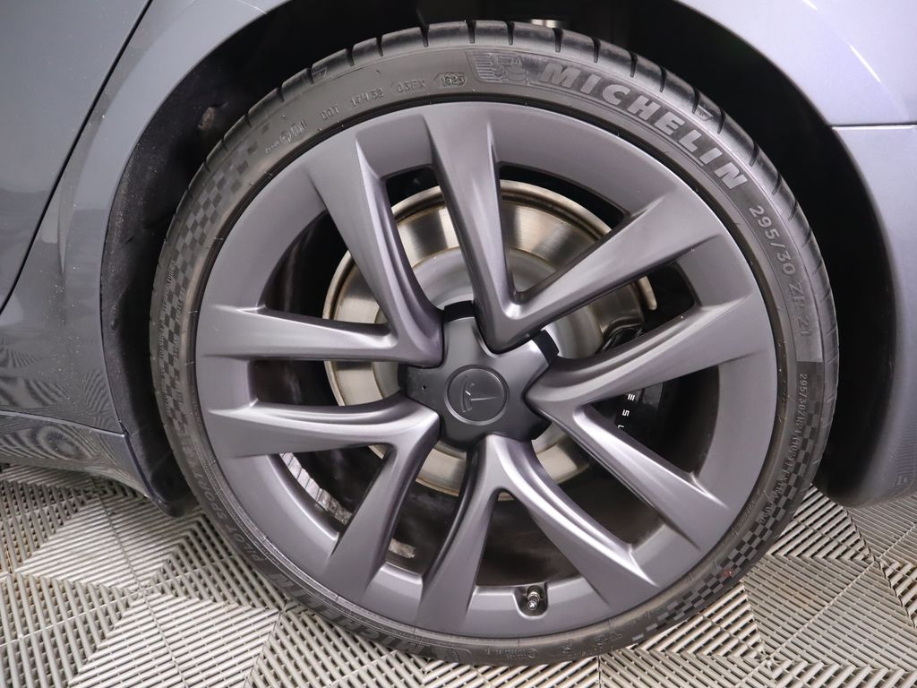 Thumbnail: 2021 Tesla Model S - 32