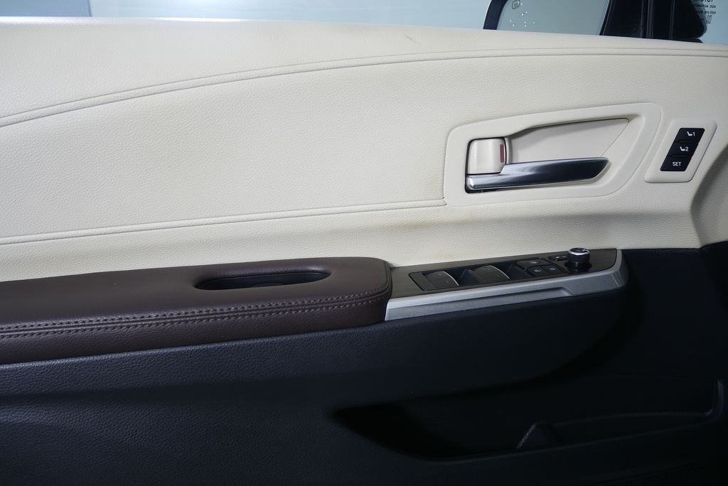 Thumbnail: 2022 Toyota Sienna - 9