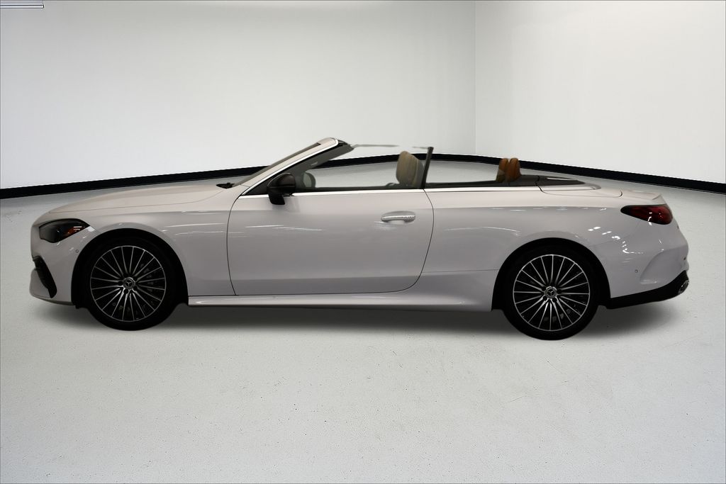 Thumbnail: 2026 Mercedes-Benz CLE - 10