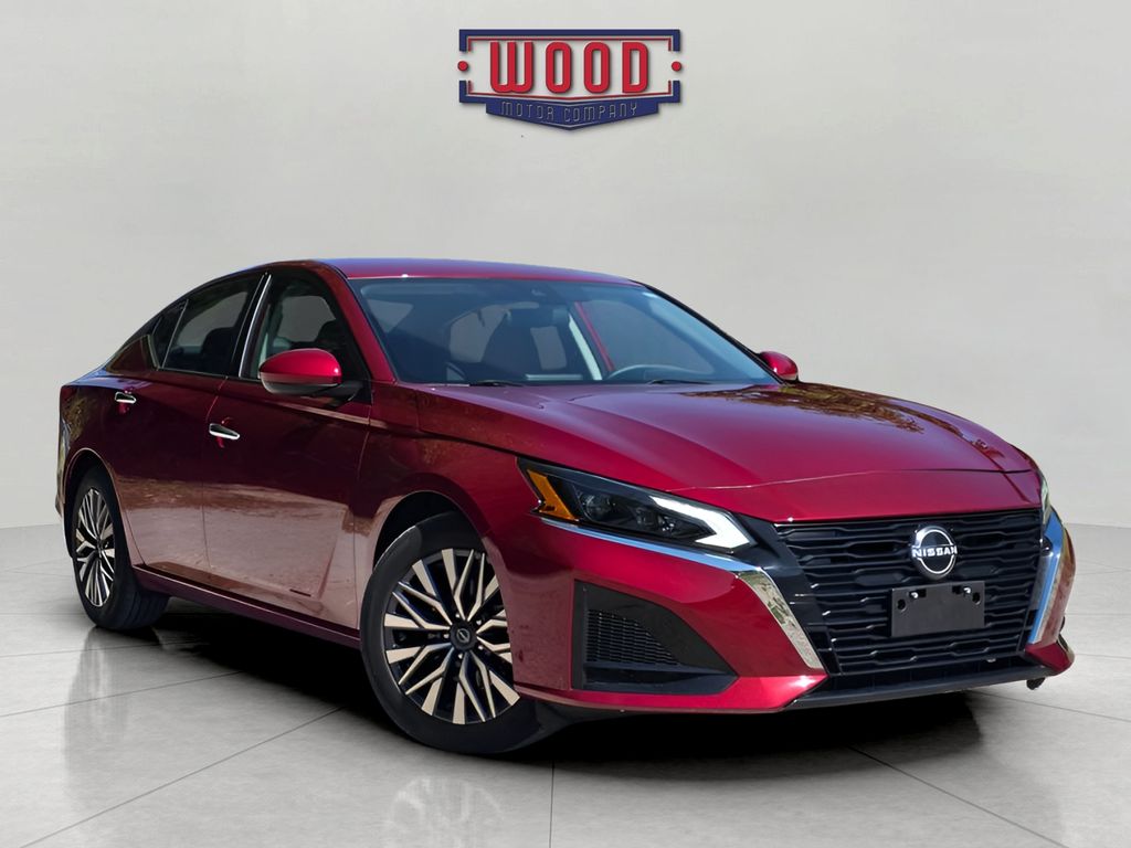 Red (Scarlet Ember Tintcoat) 2023 Nissan Altima Sedan Front-Wheel Drive Continuously Variable Transmission