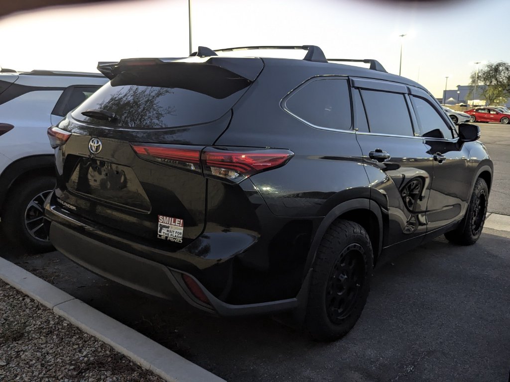 Used 2021 Toyota Highlander SUV