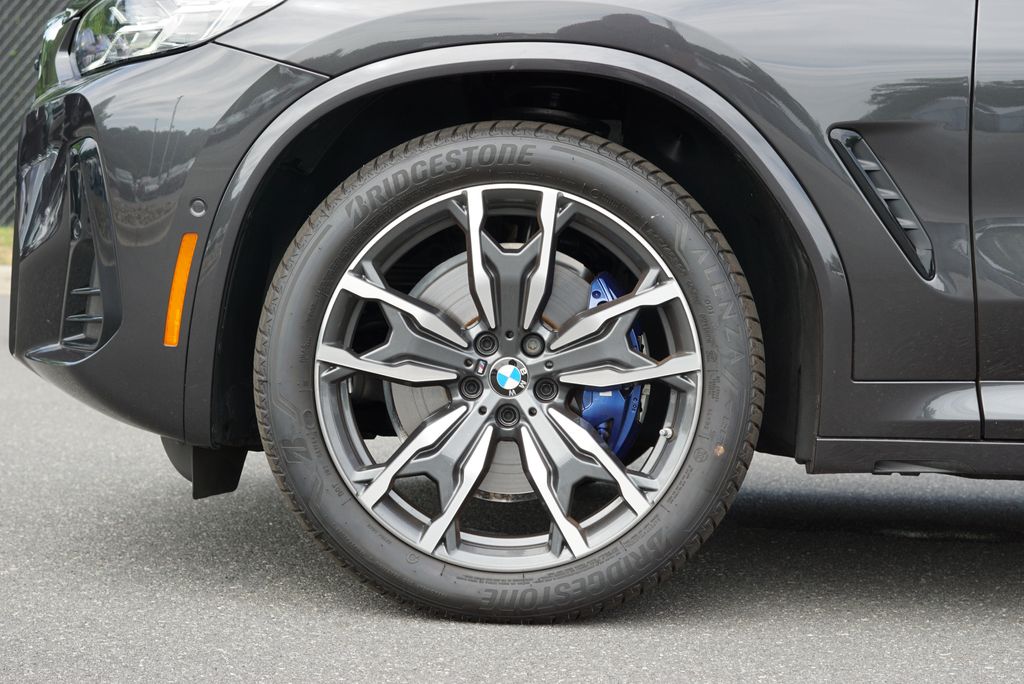 Thumbnail: 2024 BMW X4 - 13