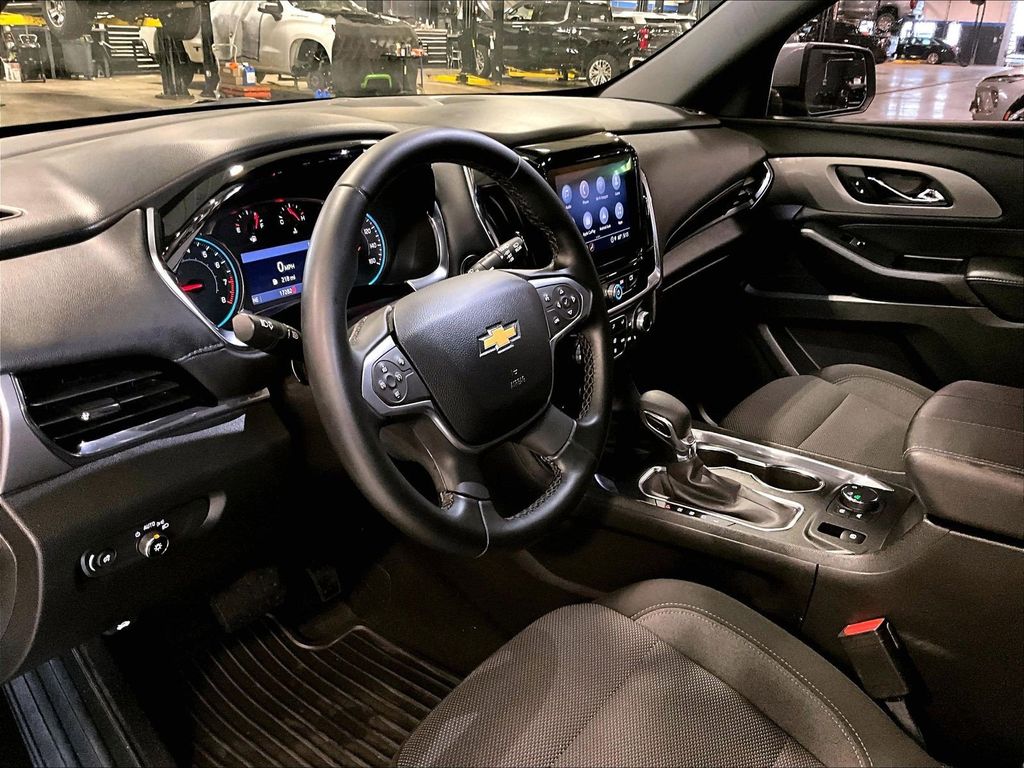 2023 Chevrolet Traverse — photo 8