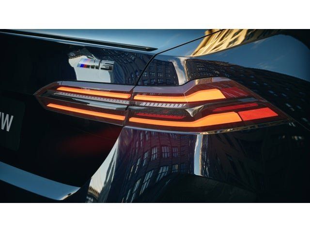 Thumbnail: 2026 BMW M5 - 8