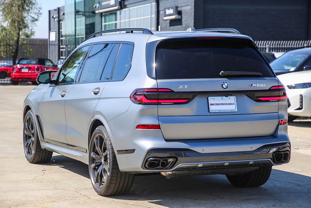 2025 BMW X7 M60i 6