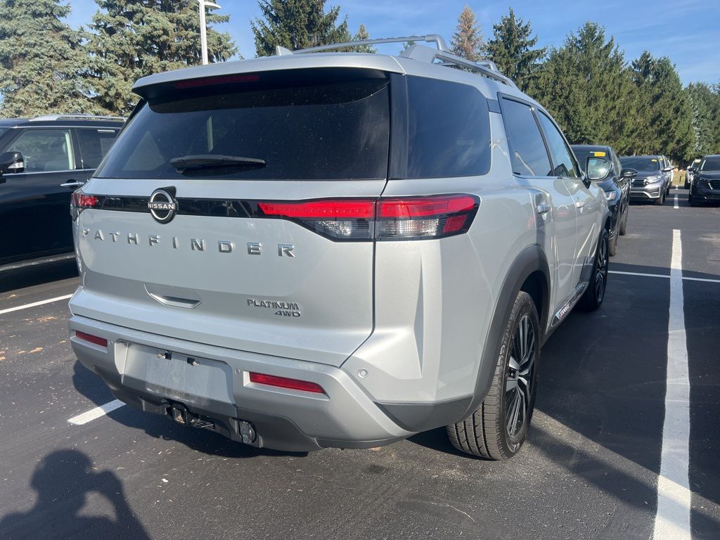 Thumbnail: 2023 Nissan Pathfinder - 3