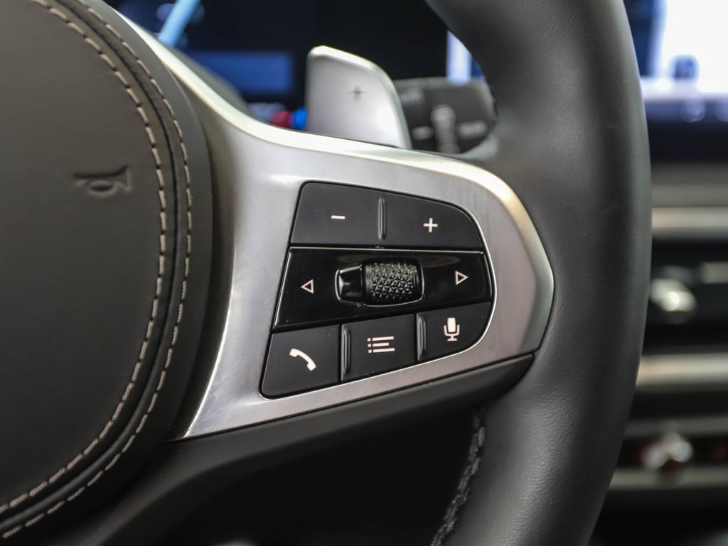 Thumbnail: 2024 BMW X7 - 13