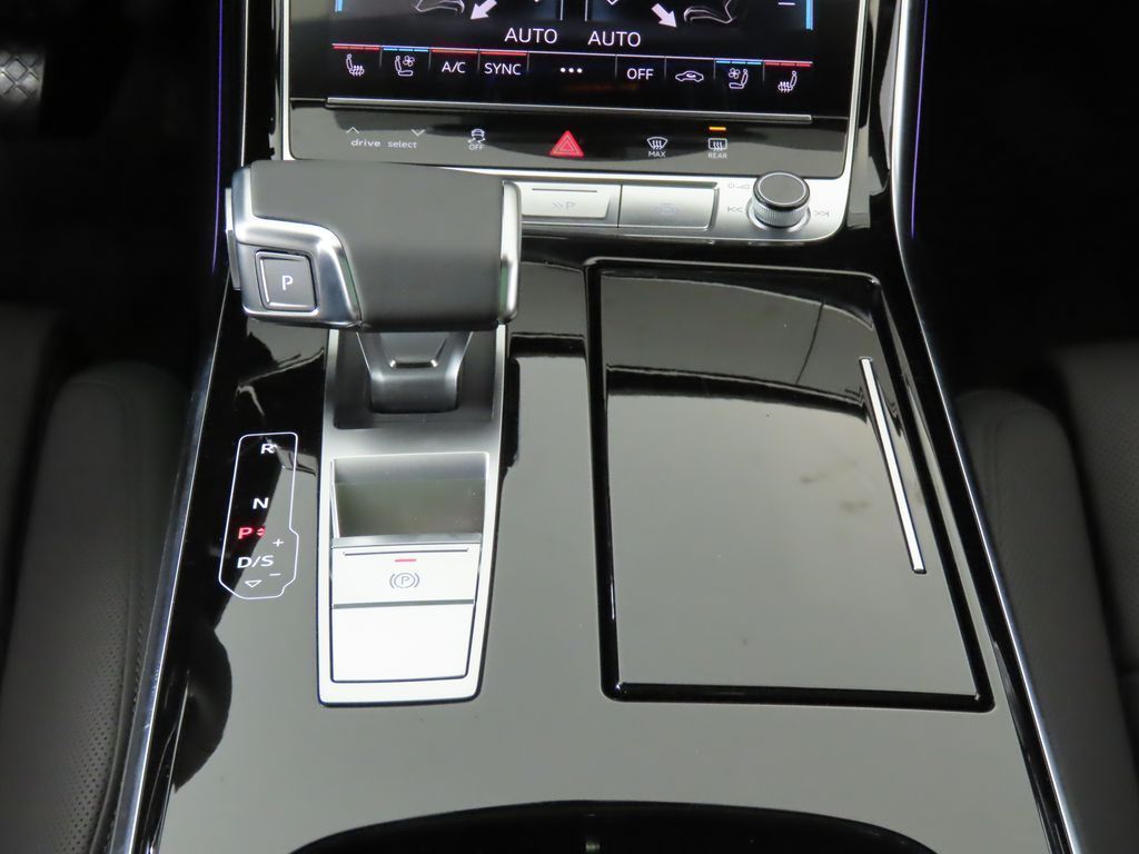 Thumbnail: 2025 Audi A8 - 22