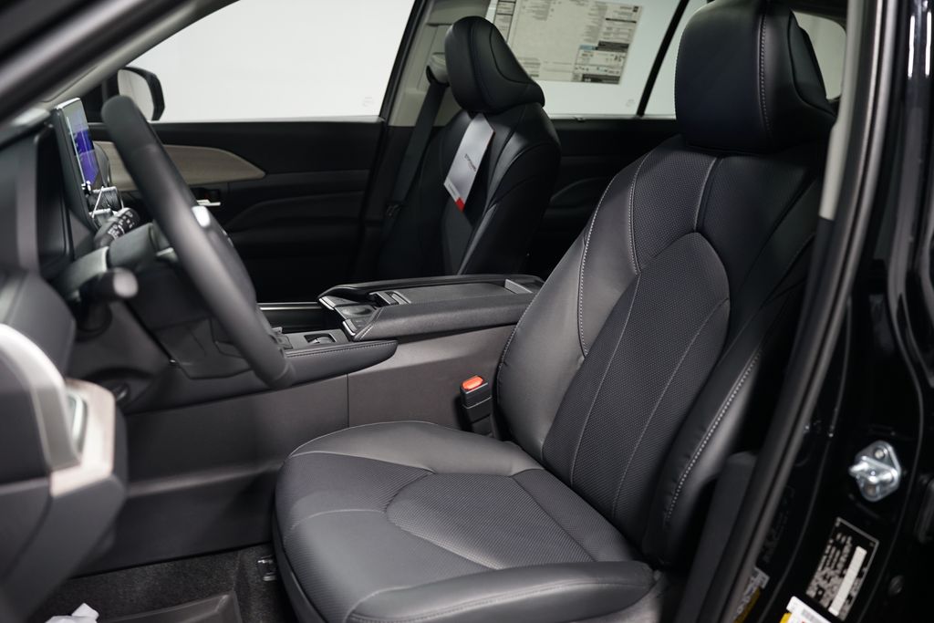 2025 Toyota Grand Highlander Limited 28