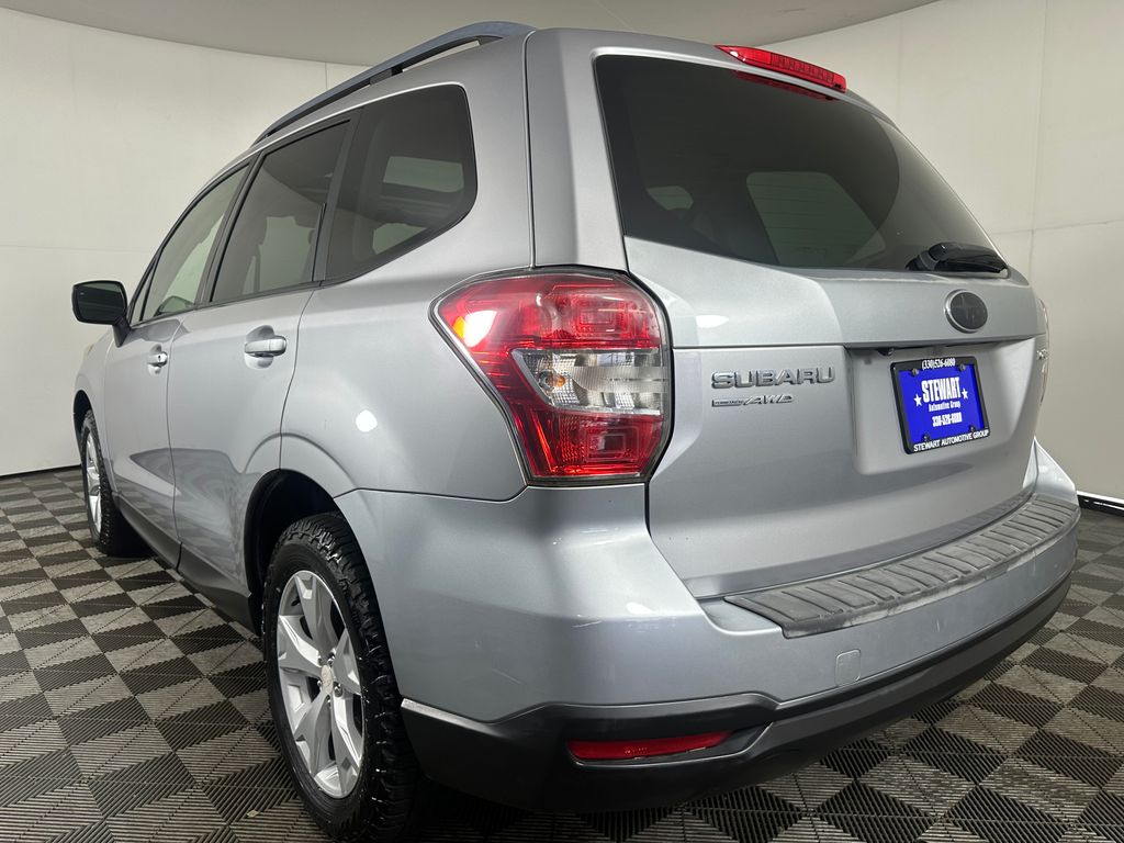 2016 Subaru Forester 2.5i Premium - Image 3