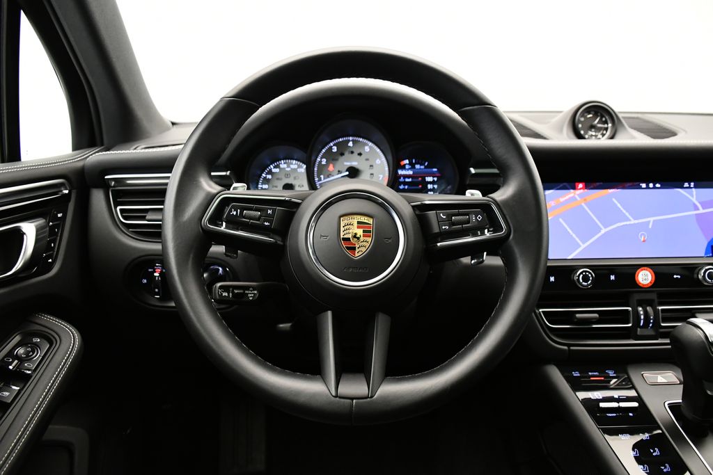 2022 Porsche Macan S 24
