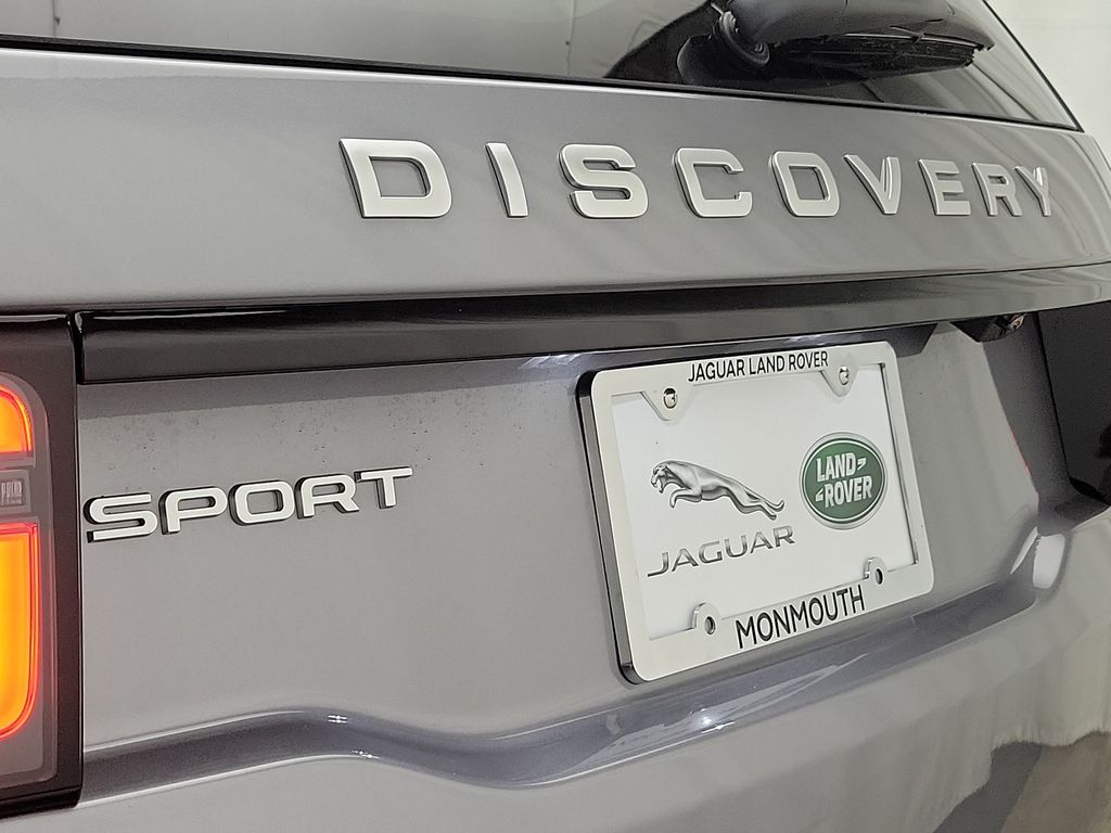 2024 Land Rover Discovery Sport S 18