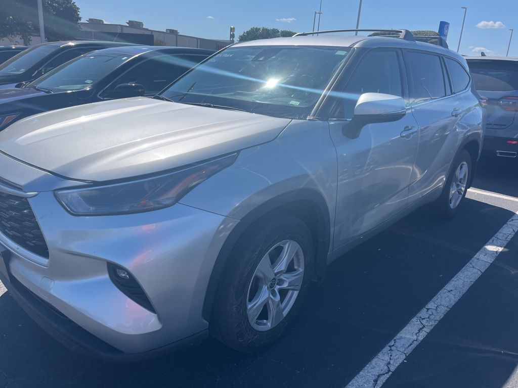 Thumbnail: 2022 Toyota Highlander - 5