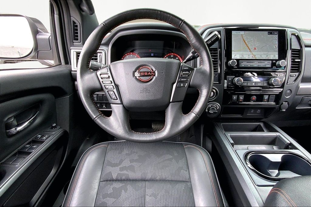 2024 Nissan Titan PRO-4X - Photo 8
