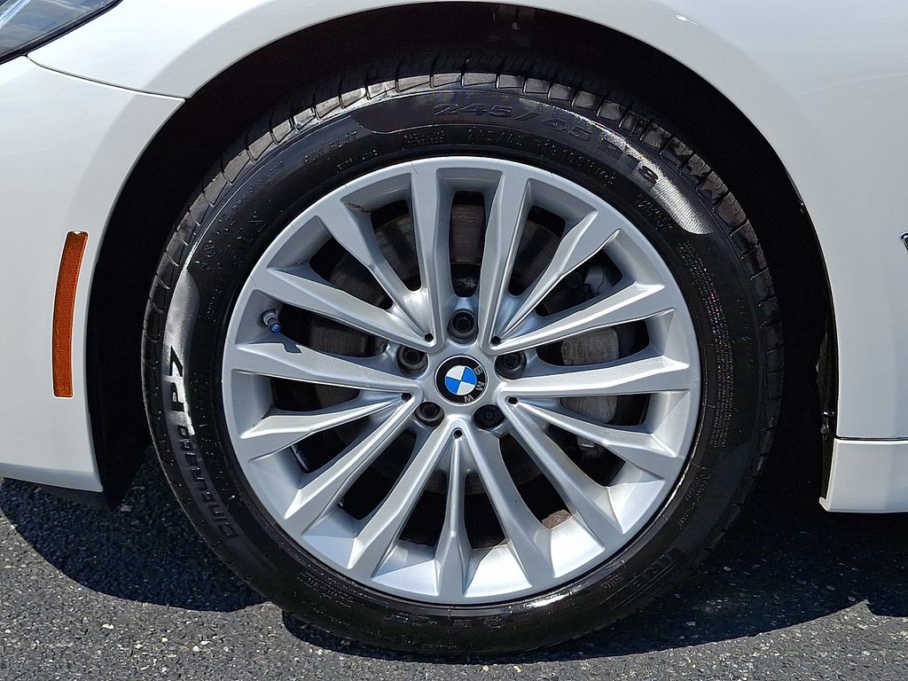 Thumbnail: 2023 BMW 5 Series - 8