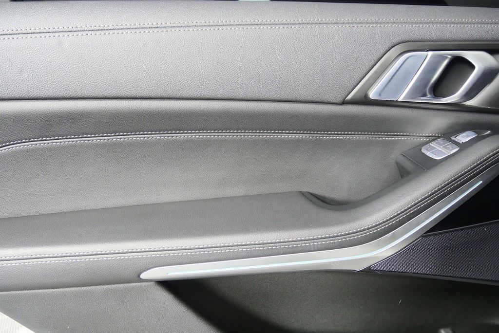 Thumbnail: 2021 BMW X7 - 14