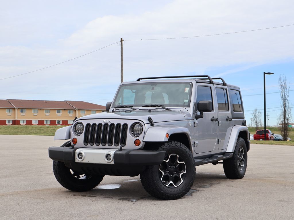2013 Jeep Wrangler Unlimited Sahara 4WD