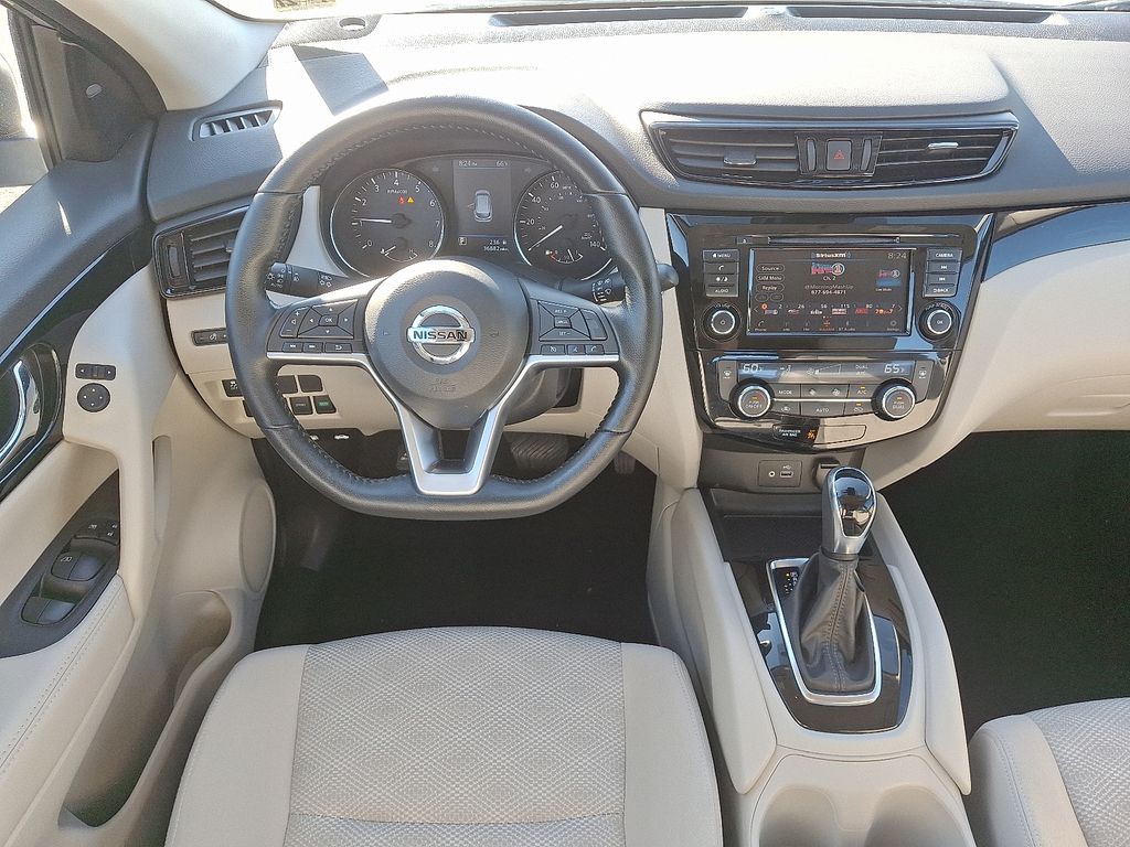 2022 Nissan Rogue Sport SV 12
