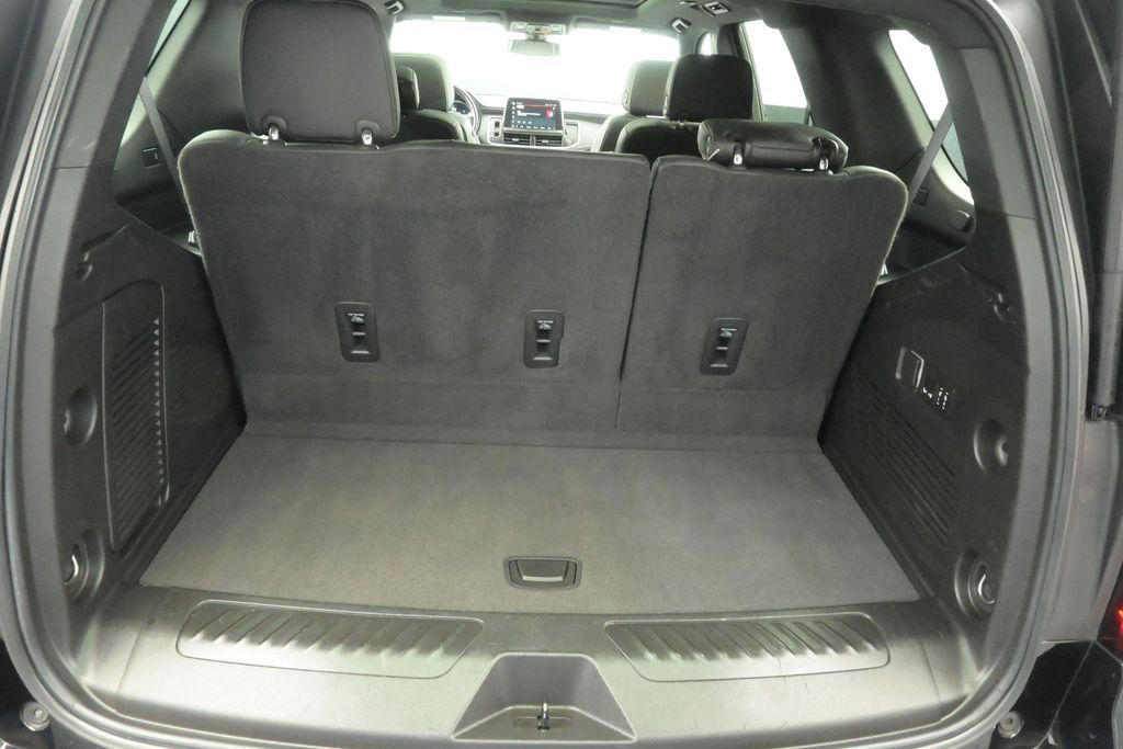 2022 GMC Yukon SLT - Photo 16