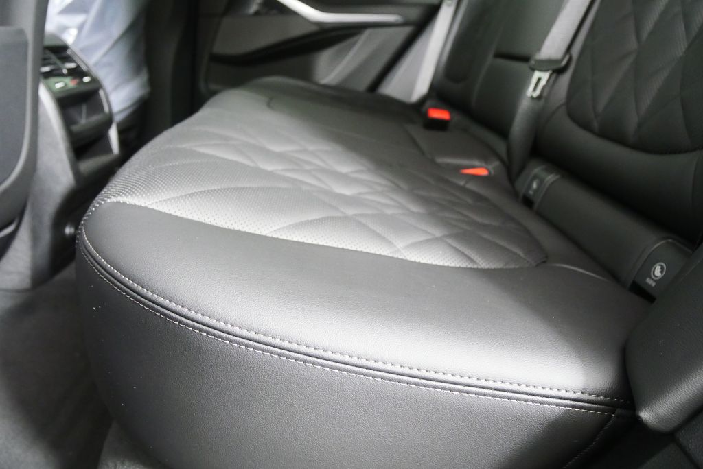 Thumbnail: 2026 BMW X5 - 15