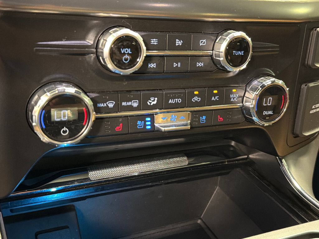 2021 Oxford White Ford F-150 Lariat 4X4 Truck
