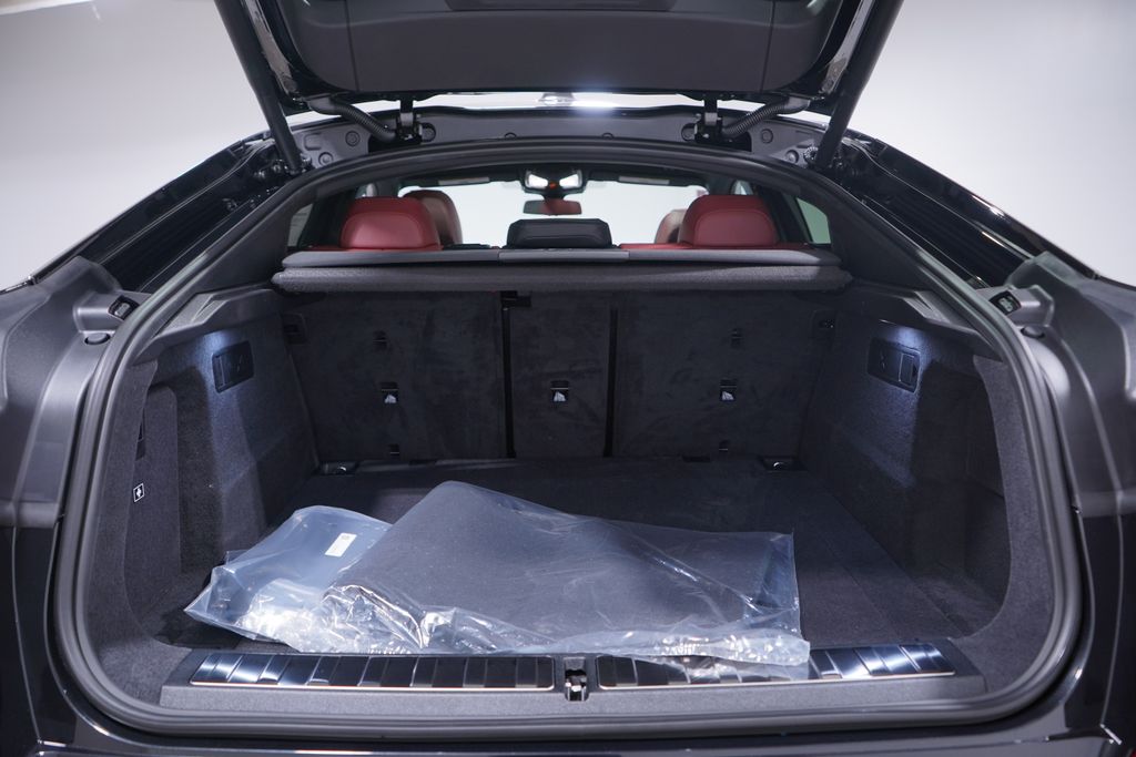 Thumbnail: 2026 BMW X6 - 13