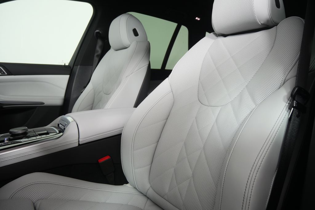 Thumbnail: 2026 BMW X5 - 10