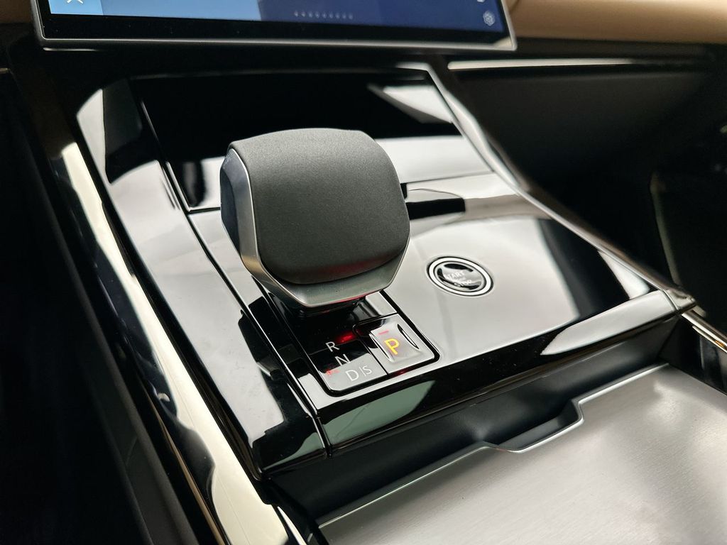 Thumbnail: 2026 Land Rover Range Rover Sport - 20